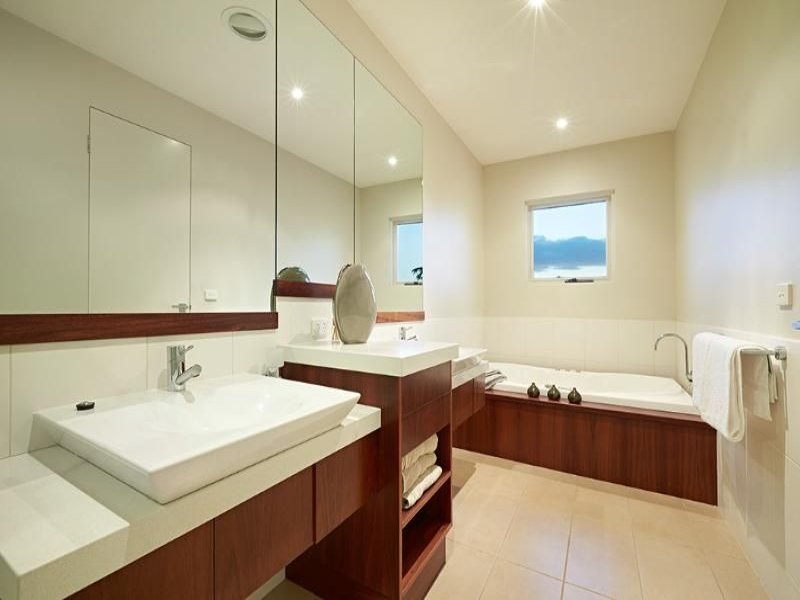 bathroom of house for sale without agents